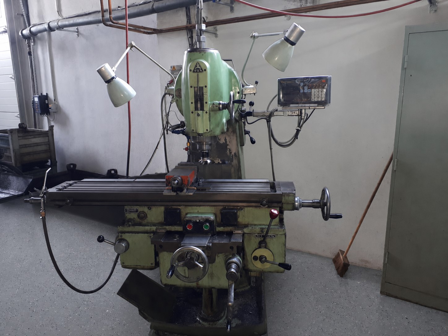 FA3V conventional milling machine at HEST