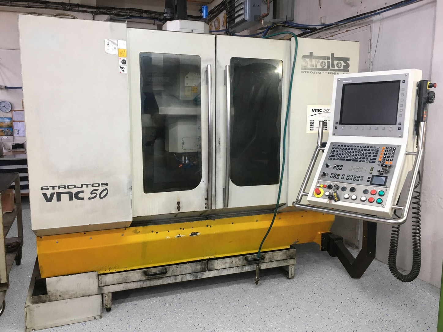 Strojtos VMC-50 CNC machining center at HEST